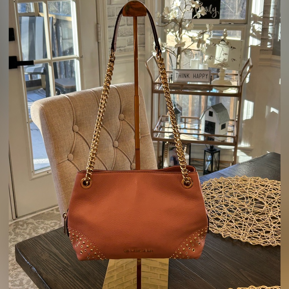 Michael Kors Blush pink Studded pebbled leather Shoulder Bag with chain handles. - Picture 1 of 16